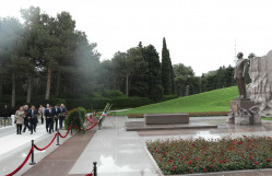 Azərbaycan milli mətbuatının 150 illik yubileyinə həsr olunmuş Beynəlxalq konfransın əsas sessiyasının açılışı