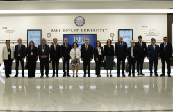 Azərbaycan milli mətbuatının 150 illik yubileyinə həsr olunmuş Beynəlxalq konfransın əsas sessiyasının açılışı