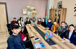 AZƏRTAC-ın redaktoru Nərminə Məmmədova BDU-nun Jurnalistika fakültəsinin tələbələri ilə görüşüb