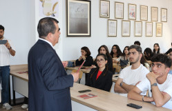 Əməkdar jurnalist Akif Aşırlı ustad dərsi keçib