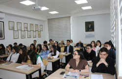 Əməkdar jurnalist Akif Aşırlı ustad dərsi keçib