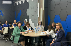 Konfrans bölmə iclasları ilə davam edib