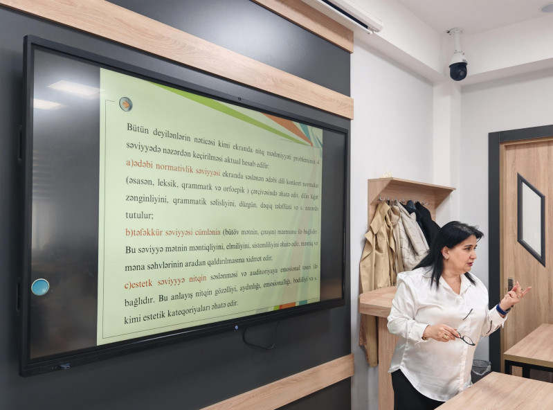 "Televiziya dili" mövzusunda açıq dərsi keçirilib