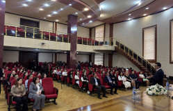 XİN-in mətbuat katibi Ayxan Hacızadə BDU-nun tələbələri ilə görüşüb