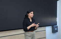 AzTV-nin regionlar üzrə baş redaktoru Vəfa Seyidova tələbələrlə görüşüb