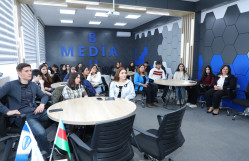 AzTV-nin regionlar üzrə baş redaktoru Vəfa Seyidova tələbələrlə görüşüb