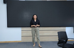 AzTV-nin regionlar üzrə baş redaktoru Vəfa Seyidova tələbələrlə görüşüb