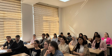 “Kaspi” qəzetinin baş redaktoru ilə görüş