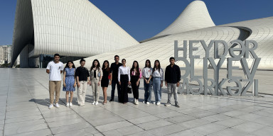 BDU tələbələri Heydər Əliyev Mərkəzinə ziyarət edib