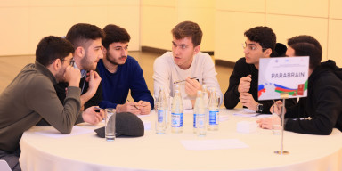 “BDU könüllüləri”nin komandası intellektual oyunun qalibi olub