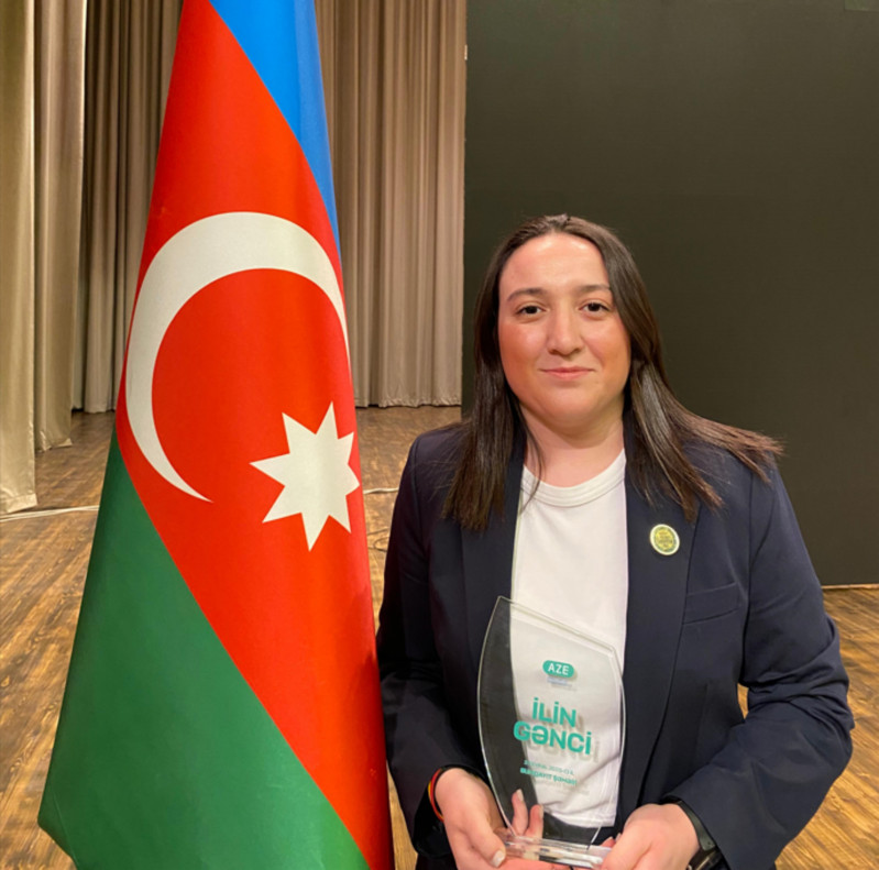 “BDU könüllüləri” təşkilatının sədri Nərmin Heydərova “İlin gənci” seçilib