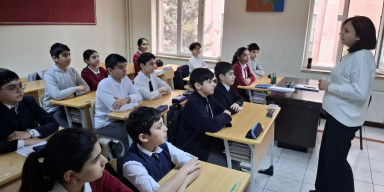 BDU-nun nəzdində “Gənc istedadlar” liseyində 20 Yanvar faciəsinin 35-ci ildönümünə həsr olunmuş xüsusi dərslər keçirilib