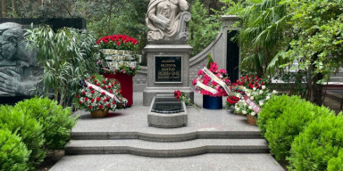 BDU əməkdaşları akademik Rəfiqə Əliyevanın məzarını ziyarət ediblər