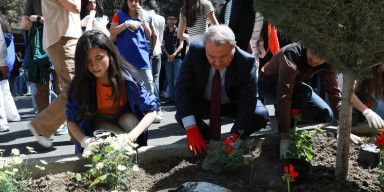 BDU-da çiçəkəkmə aksiyası