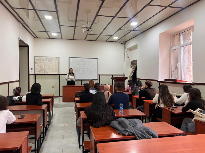 BDU-da “CV və rezüme hazırlığı” mövzusunda təlim