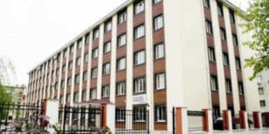 BDU-nun nəzdindəki “Gənc istedadlar” liseyinin müəllimləri təltif olunublar