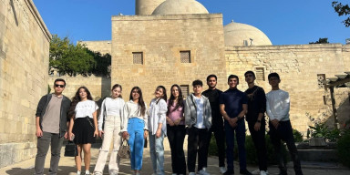 BDU könüllüləri Şirvanşahlar Saray Kompleksini ziyarət ediblər