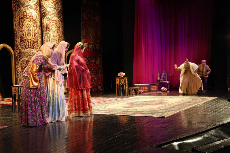 BDU tələbələri Milli Gənc Tamaşaçılar Teatrında “Müsyö Jordan və dərviş Məstəli şah” tamaşasını ifa ediblər