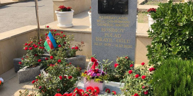 BDU-nun İnformasiya və sənəd menecmenti fakültəsinin tələbələri İkinci Şəhidlər xiyabanını ziyarət edib