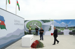 BDU kollektivi Zəfər parkında