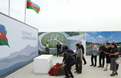 BDU kollektivi Zəfər parkında