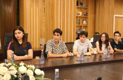 Dövlət Proqramı və Hökumətlərarası Təqaüd Proqramlarının qalibi olan BDU məzunlarının bir qrupu ilə görüş