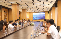 Dövlət Proqramı və Hökumətlərarası Təqaüd Proqramlarının qalibi olan BDU məzunlarının bir qrupu ilə görüş