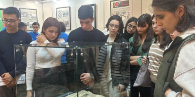 BDU-nun Mexanika-riyaziyyat fakültəsinin tələbələri İstiqlal muzeyində