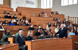 Kimya fakültəsinin IV kurs tələbələrinin tədris-istehsalat və pedaqoji təcrübələri başlayıb