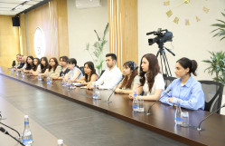 IELTS imtahanında uğur qazanmış BDU tələbələrinin təltifolunma mərasimi