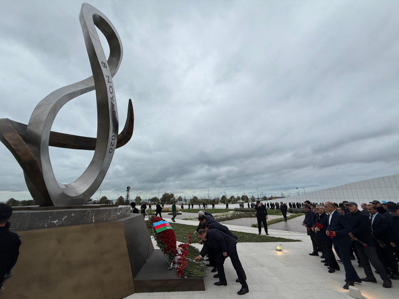 BDU kollektivi Zəfər parkını ziyarət edib