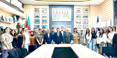 BDU-da Ümumdünya Layiqli Əmək Gününə həsr olunmuş dəyirmi masa