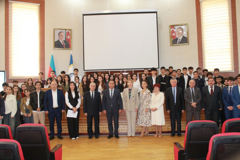 I kurs tələbələri ilə görüş keçirilib