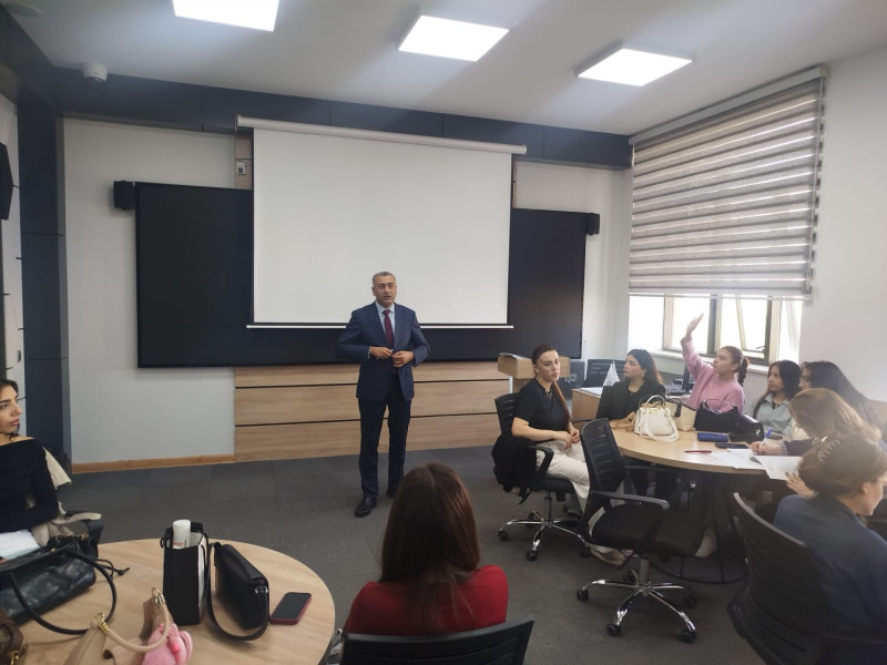 "ABŞ-də mətbuatın yaranması və inkişafı" mövzusunda açıq dərs