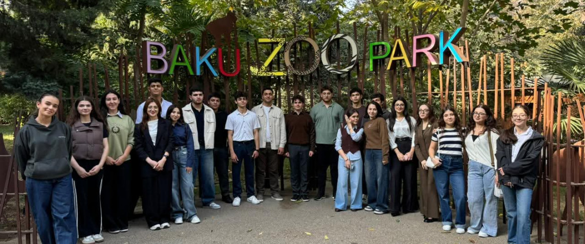 Bakı Dövlət Universitetinin (BDU) Ekologiya və torpaqşünaslıq fakültəsinin Tələbə Elmi Cəmiyyəti (TEC) və Tələbə Gənclər Təşkilatının (TGT) birgə təşkilatçılığı ilə fakültə tələbələrinin Bakı Zooloji Parkına ekskursiyası təşkil olunub.