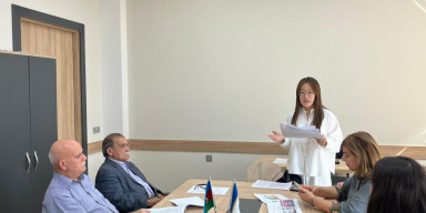 Xarici doktorant Yanq Xuenin elmi seminarı keçirilib