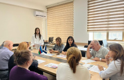 Xarici doktorant Yanq Xuenin elmi seminarı keçirilib