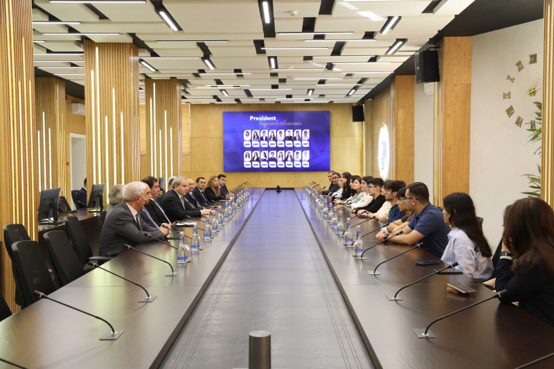 Prezident təqaüdünə layiq görülmüş BDU tələbələri ilə görüş