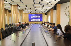 Prezident təqaüdünə layiq görülmüş BDU tələbələri ilə görüş