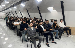 “Bakcell” şirkəti BDU tələbələri üçün infosessiya keçirib