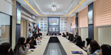 BDU-da Vətən müharibəsi iştirakçısı olan jurnalistlə görüş keçirilib