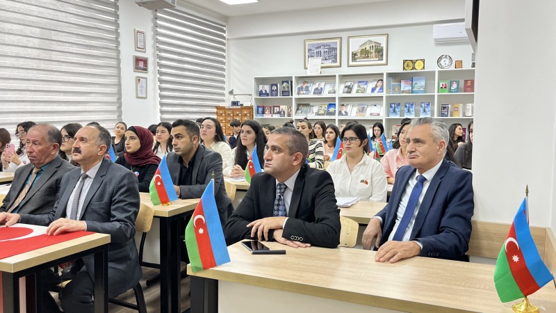 BDU-da Müstəqilliyin Bərpası Gününə həsr edilmiş xüsusi dərs