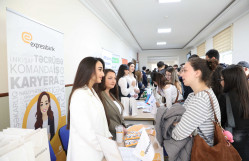 BDU-da “Peşəkar gələcəyə doğru körpü” adlı ixtisaslaşmış Karyera Sərgisi keçirilir