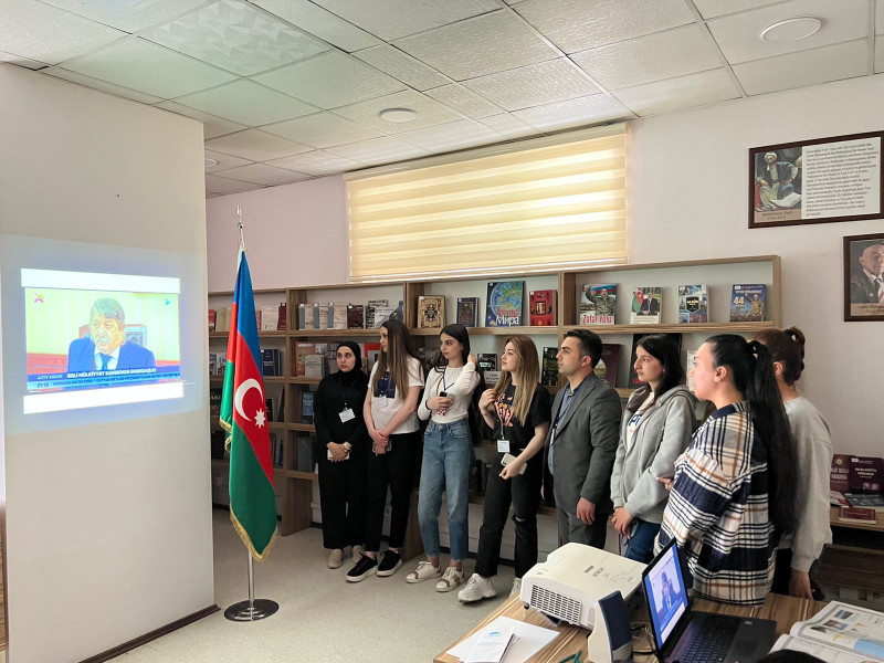 Tələbələrimiz kitab sərgisində iştirak ediblər