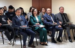 Kitabxana saytları mövzusunda müzakirə