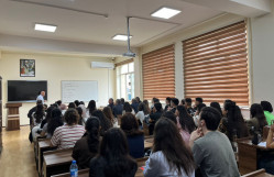 ABŞ-nin Şimali Dakota Dövlət Universitetinin professoru BDU-da mühazirələrə başlayıb