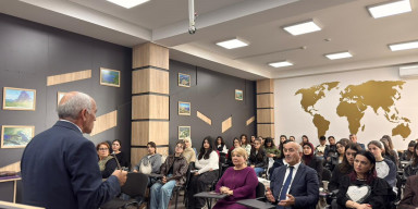 Coğrafiya fakültəsində "18 Oktyabr- Müstəqilliyin bərpası" mövzusunda seminar-tədbir keçirilib