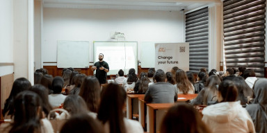 BDU tələbələri üçün “iOS proqramlaşdırma” mövzusunda infosessiya