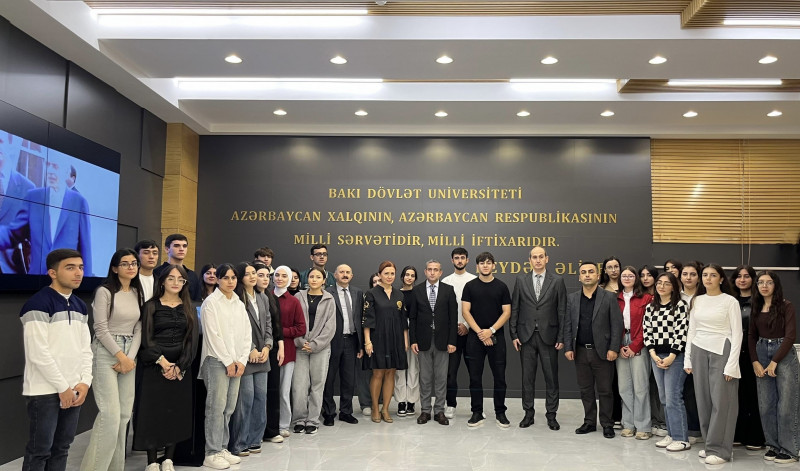 BDU tələbələri Heydər Əliyev muzeyində