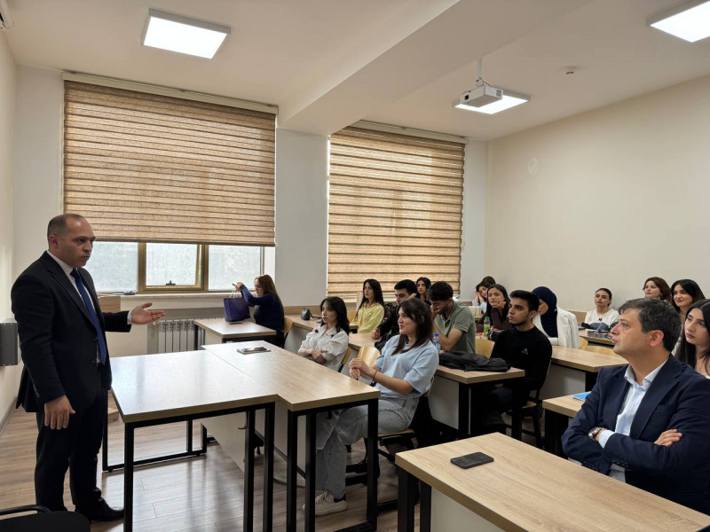 FHN rəsmisi Jurnalistika fakültəsinin qonağı olub